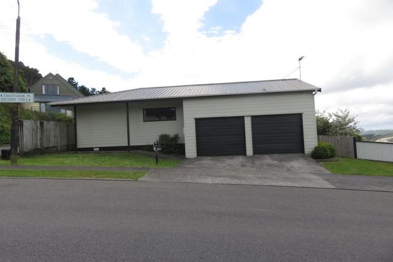 Photo of property in 4 Chastudon Place, Tawa, Wellington, 5028