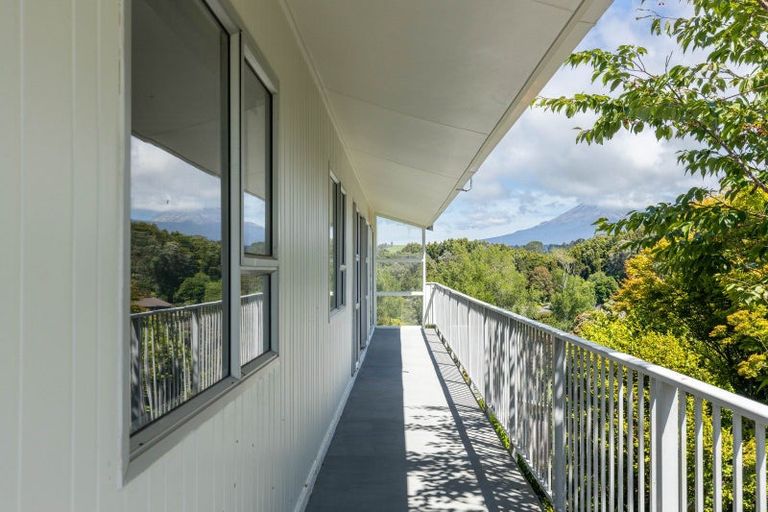 Photo of property in 28a Marchant Place, Westown, New Plymouth, 4310