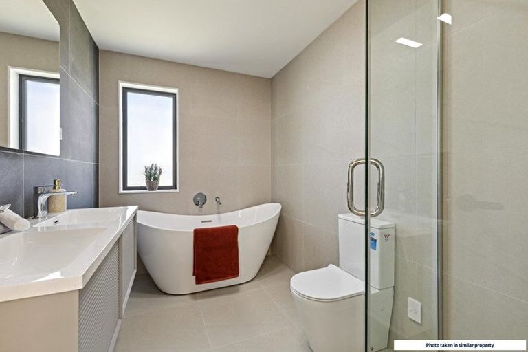 Photo of property in 2 Paretao Street, Massey, 0614