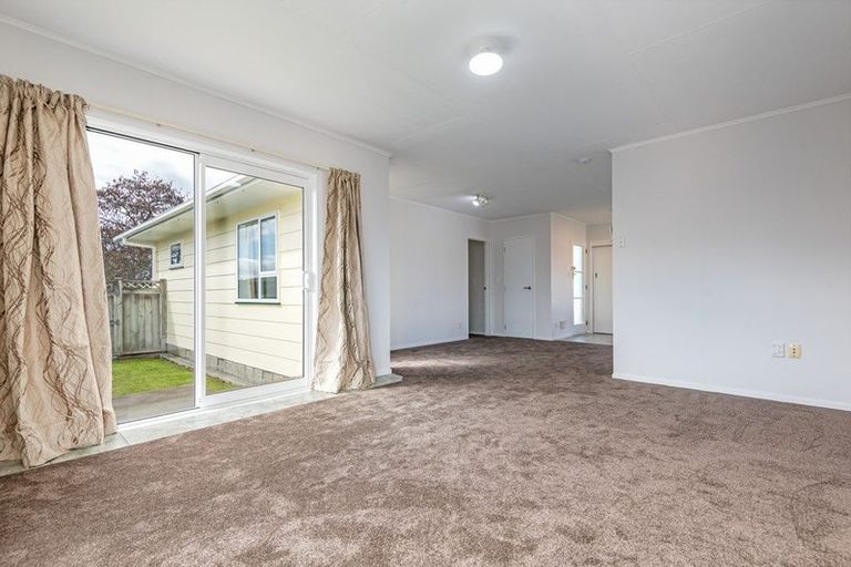 Photo of property in 18 Acacia Street, Kelvin Grove, Palmerston North, 4414