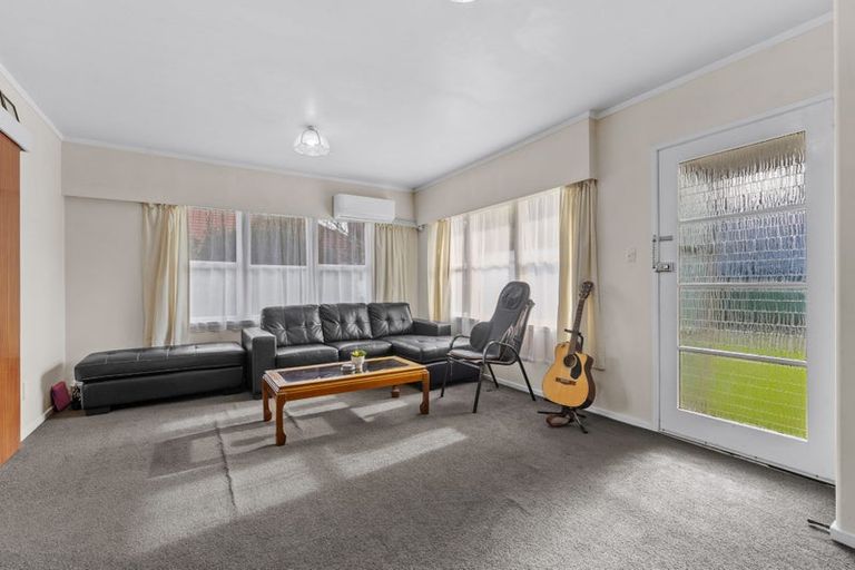 Photo of property in 1/42 Wallace Road, Papatoetoe, Auckland, 2025