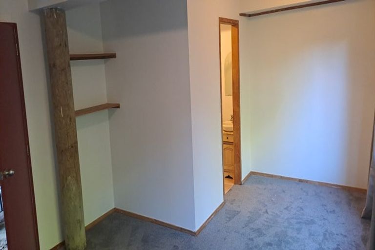 Photo of property in 2/21 Malters Place, Browns Bay, Auckland, 0630