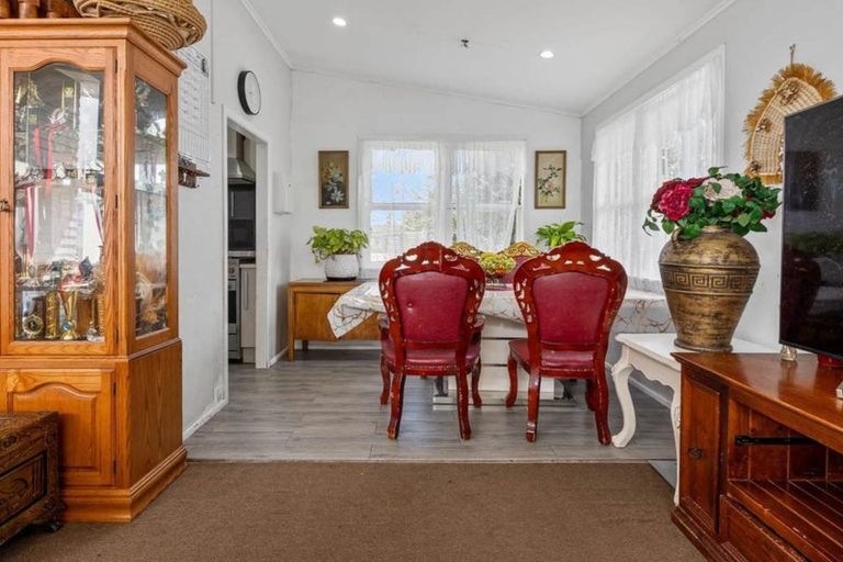 Photo of property in 69 Ferguson Street, Manurewa East, Auckland, 2102