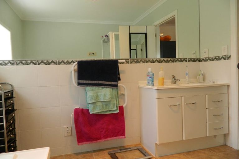 Photo of property in 54 Delhi Crescent, Khandallah, Wellington, 6035