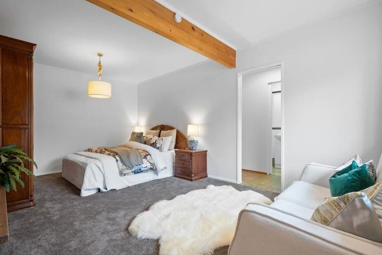 Photo of property in 37 Santa Monica Place, Goodwood Heights, Auckland, 2105