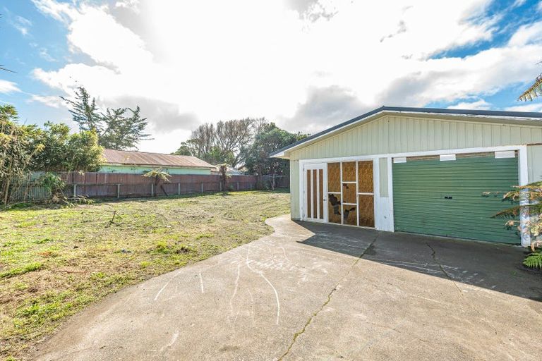 Photo of property in 19 Tongariro Street, Castlecliff, Whanganui, 4501
