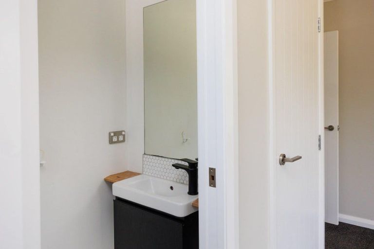 Photo of property in 7 Tower Place, Fitzherbert, Palmerston North, 4410