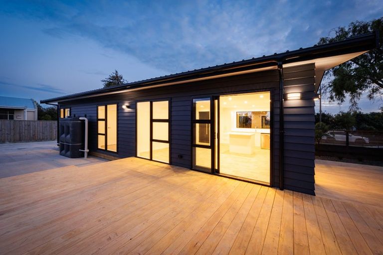 Photo of property in 33 Botanical Road, Takaro, Palmerston North, 4412