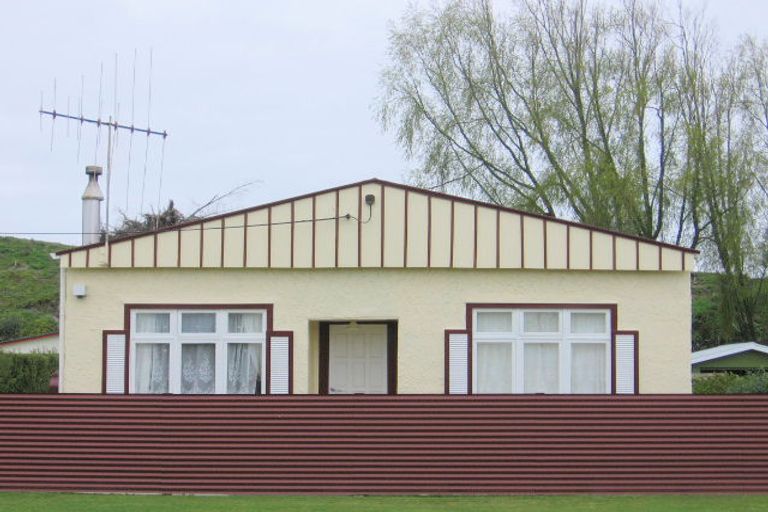 Photo of property in 20 Reeve Street, Foxton, 4814