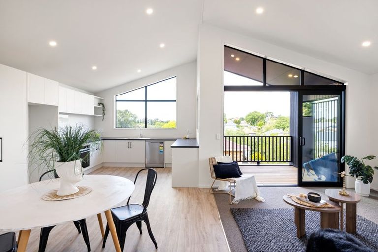 Photo of property in 4/3 Huia Avenue, Forest Lake, Hamilton, 3200