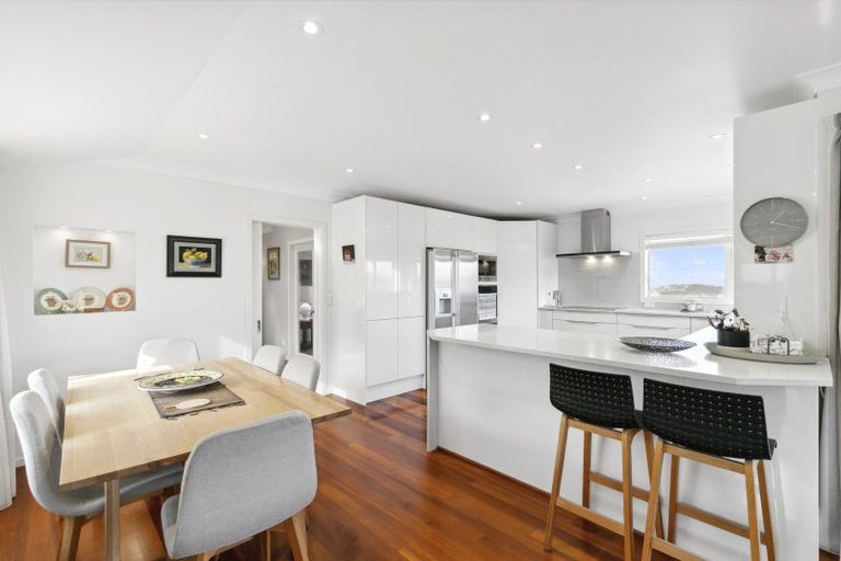 Photo of property in 9 Imran Terrace, Khandallah, Wellington, 6035