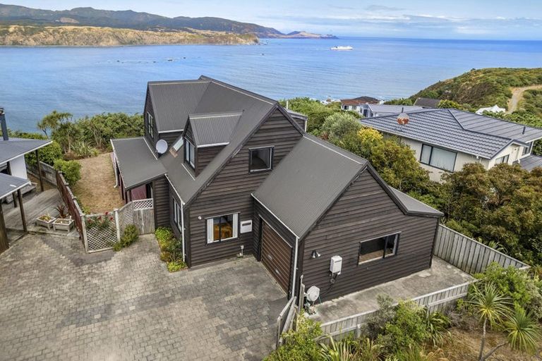 Photo of property in 17b Bowes Crescent, Strathmore Park, Wellington, 6022