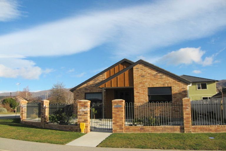 Photo of property in 14 Mead Avenue, Cromwell, 9310