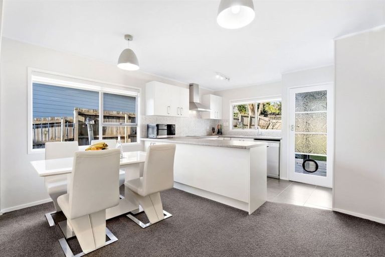 Photo of property in 6 Hotspur Place, Bayview, Auckland, 0629