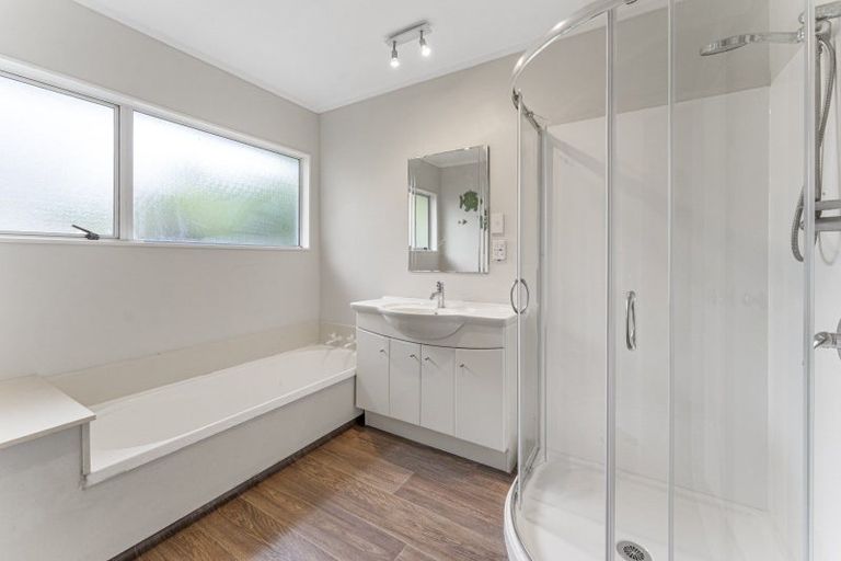 Photo of property in 36 Guildford Drive, Paraparaumu, 5032