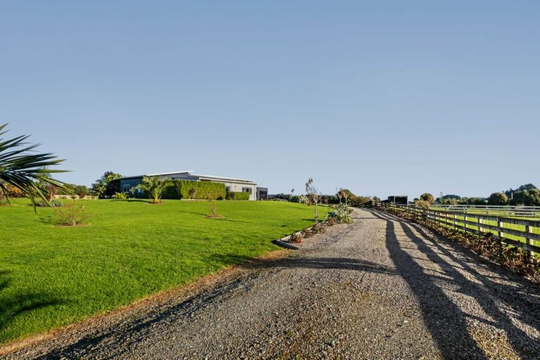 Photo of property in 2 Nopera Road, Waiiti, Urenui, 4377