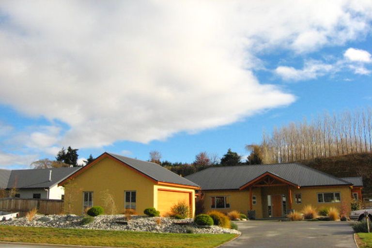 Photo of property in 21 Sylvan Street, Lake Hayes, Queenstown, 9304