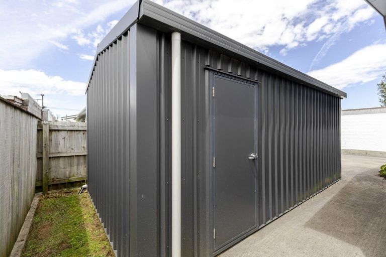 Photo of property in 6b Walsh Road, Westown, New Plymouth, 4310