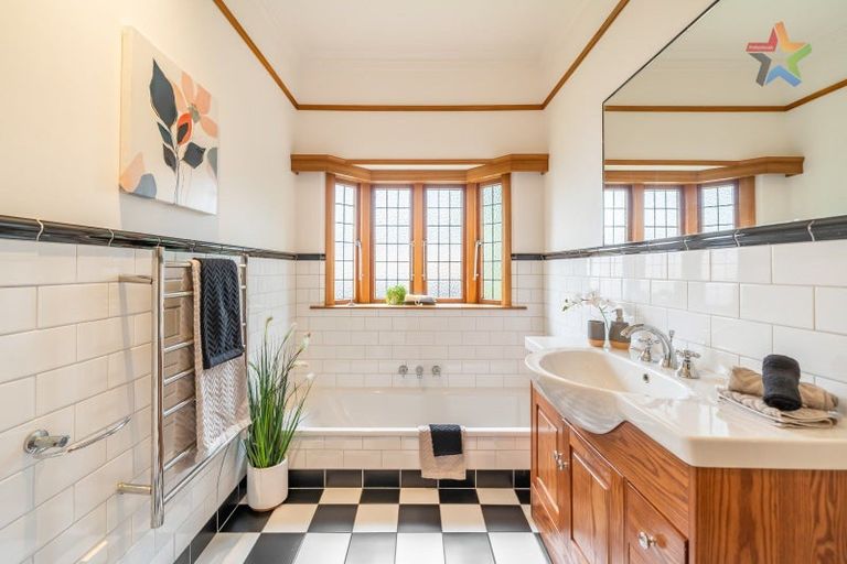 Photo of property in 30 Ludlam Crescent, Woburn, Lower Hutt, 5010