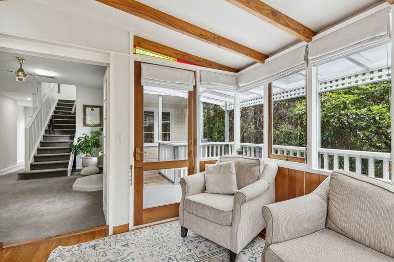 Photo of property in 52 Totara Road, Miramar, Wellington, 6022