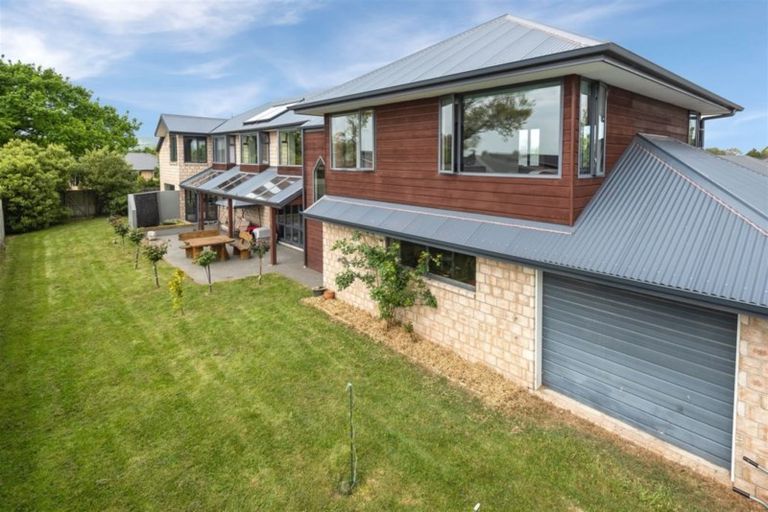 Photo of property in 8 Cunneen Place, Aidanfield, Christchurch, 8025