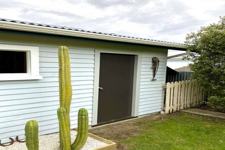 Photo of property in 17 Iwa Street, Mapua, 7005