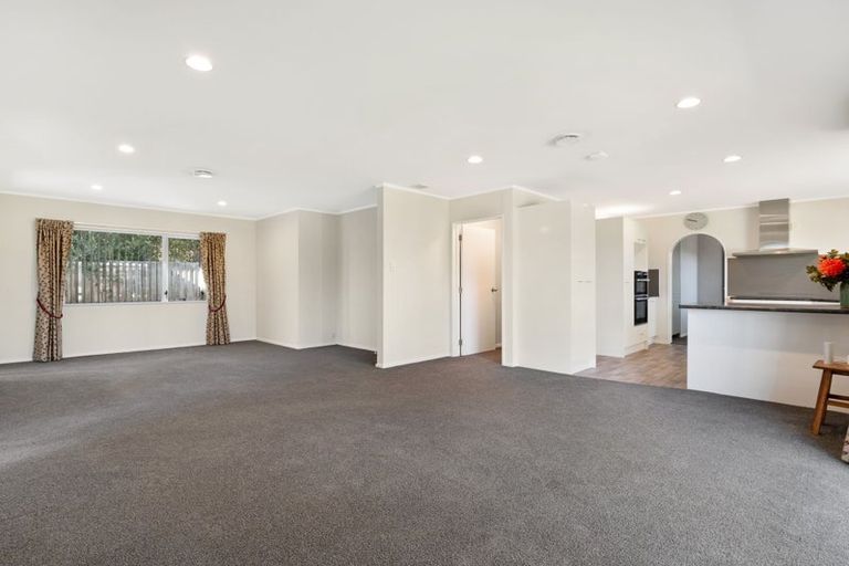 Photo of property in 16 Frisken Place, Lynmore, Rotorua, 3010