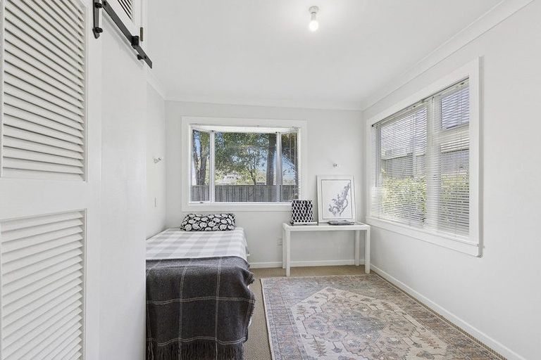 Photo of property in 31 Kiriwai Road, Paremata, Porirua, 5024