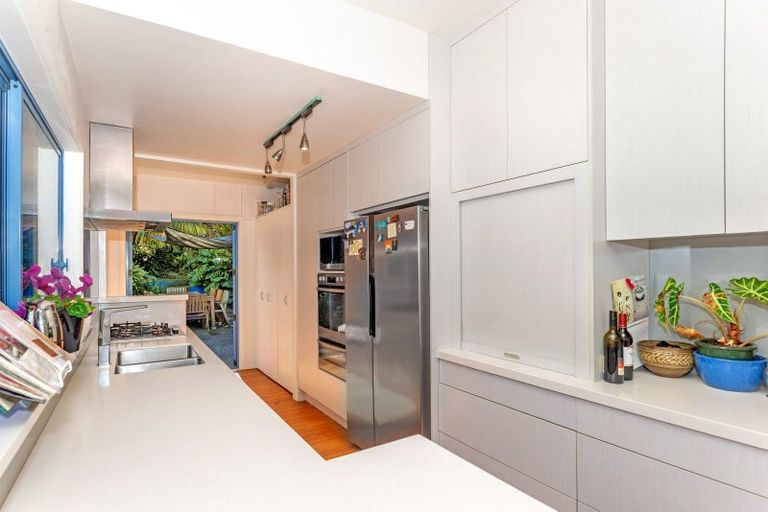 Photo of property in 11 Makorori Beach Road, Makorori, Gisborne, 4073