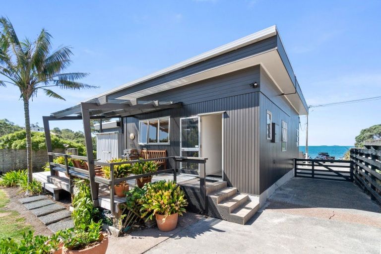 Photo of property in 58 Rothesay Bay Road, Rothesay Bay, Auckland, 0630