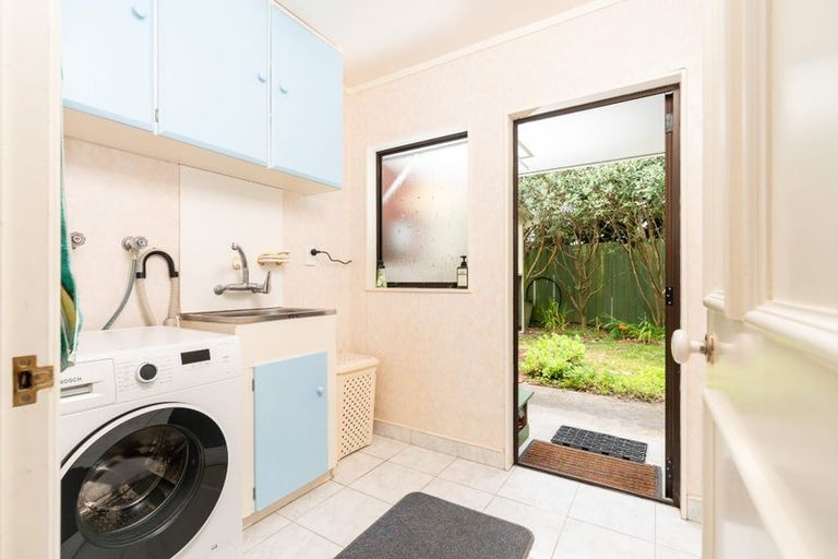 Photo of property in 2 Lavinia Grove, Waikanae Beach, Waikanae, 5036