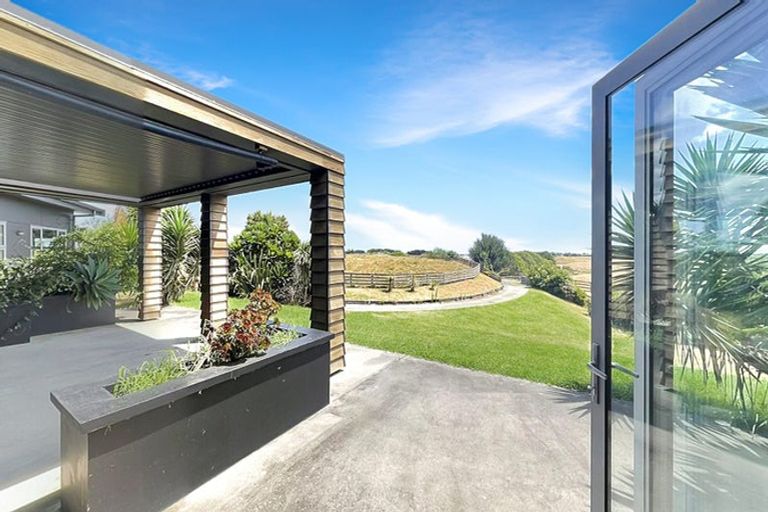 Photo of property in 191 Harakeke Road, Te Horo, Otaki, 5581