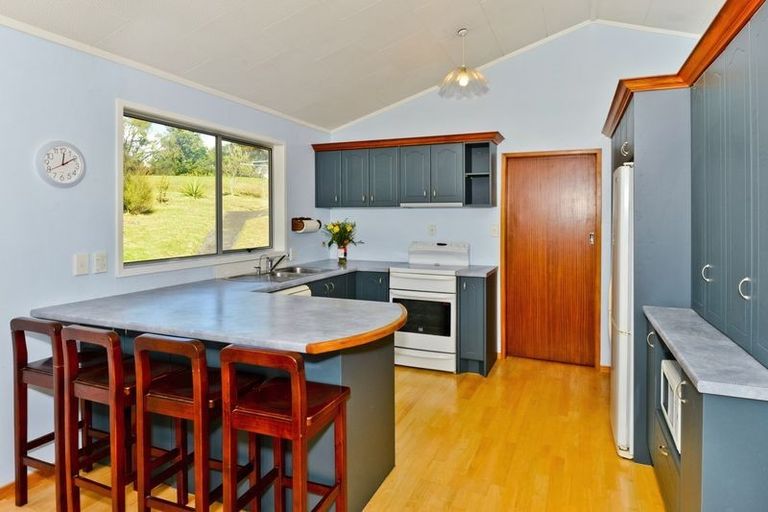 Photo of property in 6 Malters Place, Browns Bay, Auckland, 0630