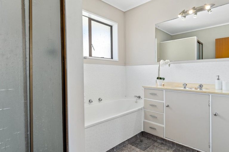 Photo of property in 1 Karaka Road, Otumoetai, Tauranga, 3110