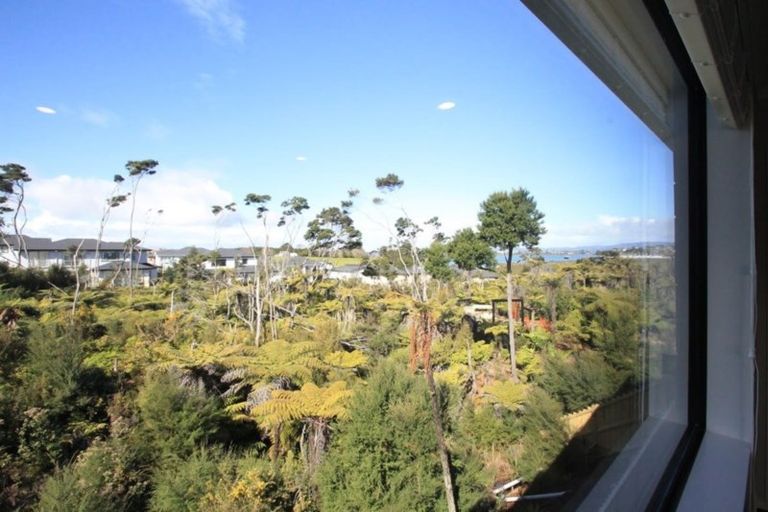 Photo of property in 10 Vazey Way, Hobsonville, Auckland, 0618