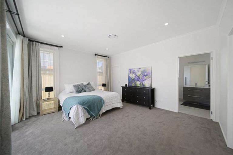 Photo of property in 57 Hayfield Way, Karaka, Papakura, 2113