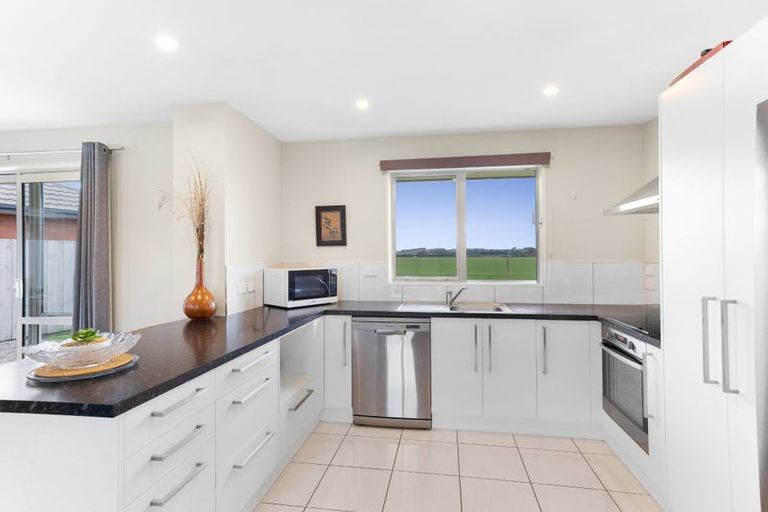Photo of property in 146c High Street, Oxford, 7430
