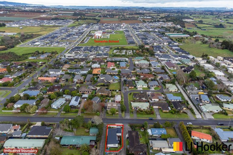 Photo of property in 16 Puriri Road, Pukekohe, 2120