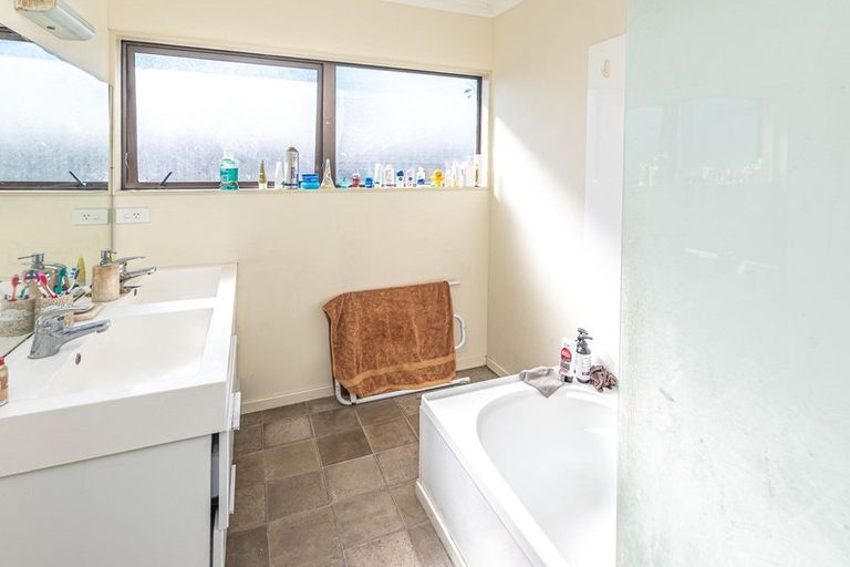 Photo of property in 23 Wembley Place, Whanganui East, Whanganui, 4500