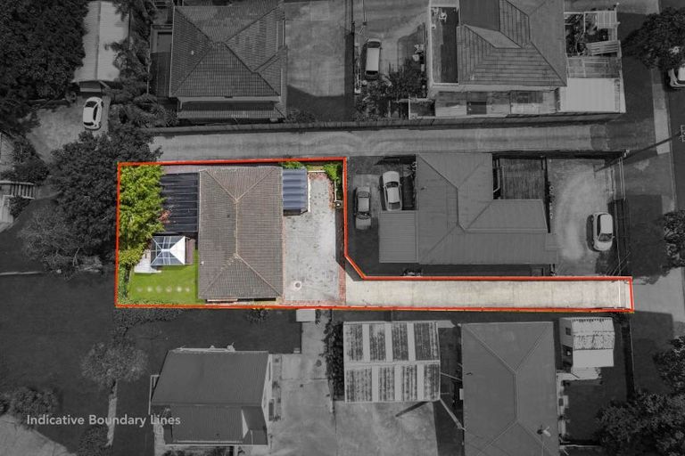 Photo of property in 69a Awaroa Road, Sunnyvale, Auckland, 0612