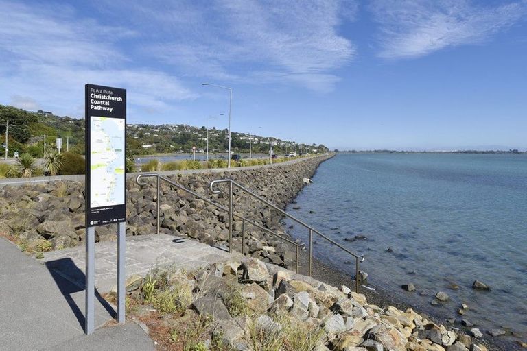 Photo of property in 5 Main Road, Redcliffs, Christchurch, 8081