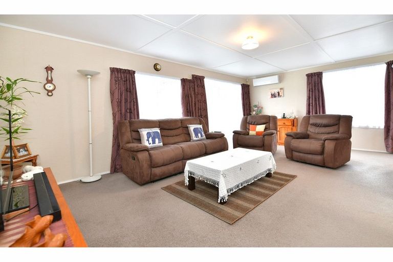 Photo of property in 31 Hillcrest Road, Hatfields Beach, Orewa, 0931