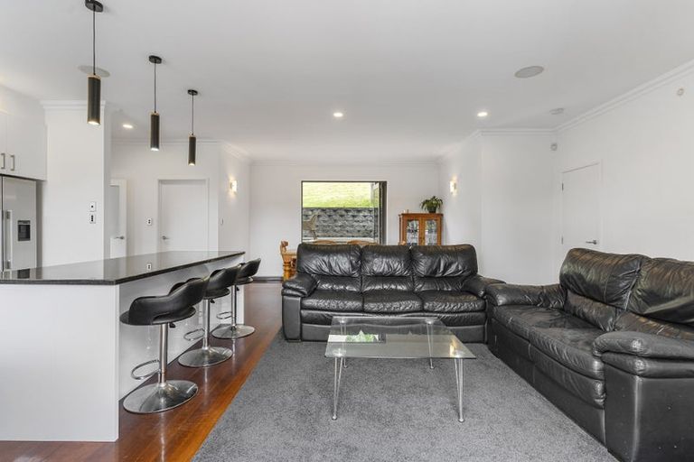 Photo of property in 73 Waldorf Crescent, Orewa, 0931