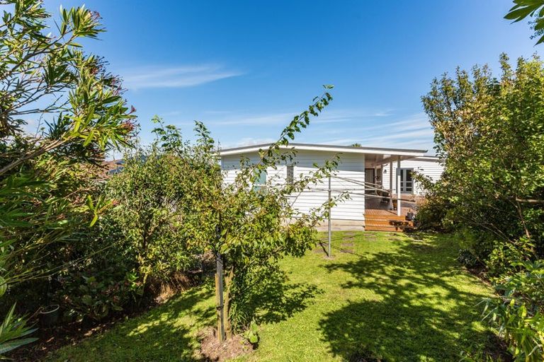 Photo of property in 9 Annan Grove, Papakowhai, Porirua, 5024