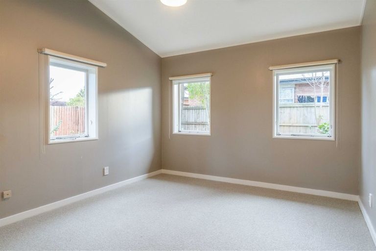 Photo of property in 101b Yaldhurst Road, Sockburn, Christchurch, 8042