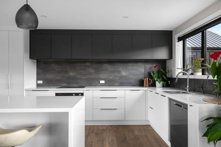 Photo of property in 39 Kordia Way, Waikerikeri, Alexandra, 9391