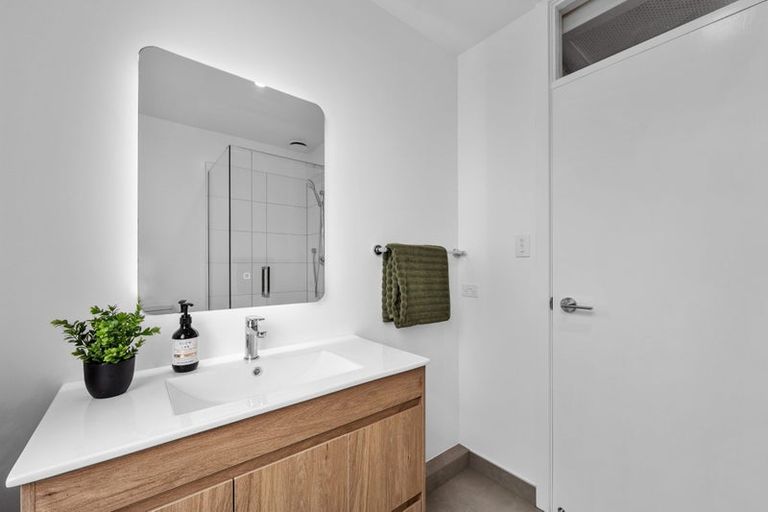 Photo of property in 25 Mayfair Crescent, Mairangi Bay, Auckland, 0630