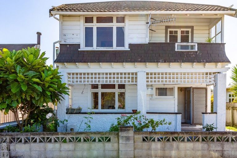 Photo of property in 164 Wellesley Road, Napier South, Napier, 4110