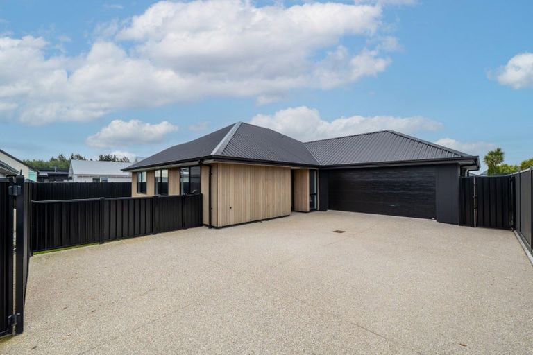 Photo of property in 99 Hoffman Court, Waikiwi, Invercargill, 9810