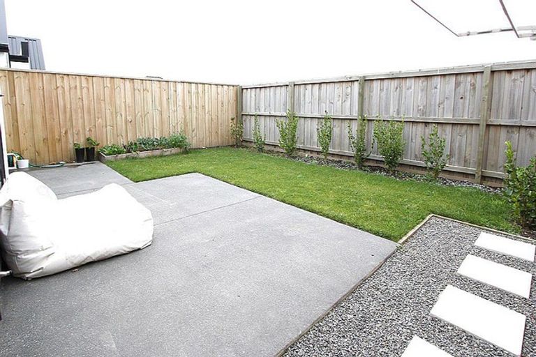 Photo of property in 77 Faringdon Boulevard, Rolleston, 7615